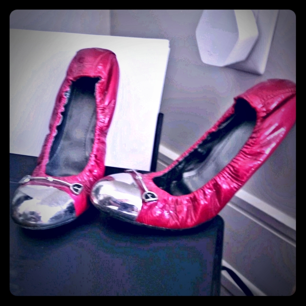 Beautiful Woman's GEOX Patent Leather Flats! Sz 8